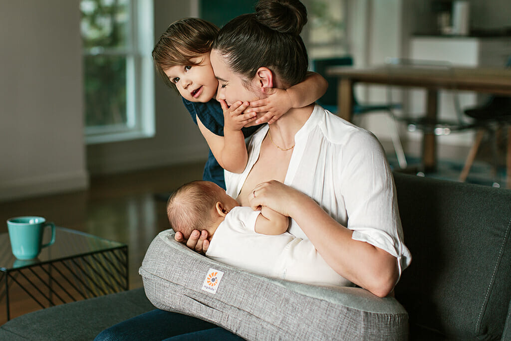 breastfeeding with baby carrier