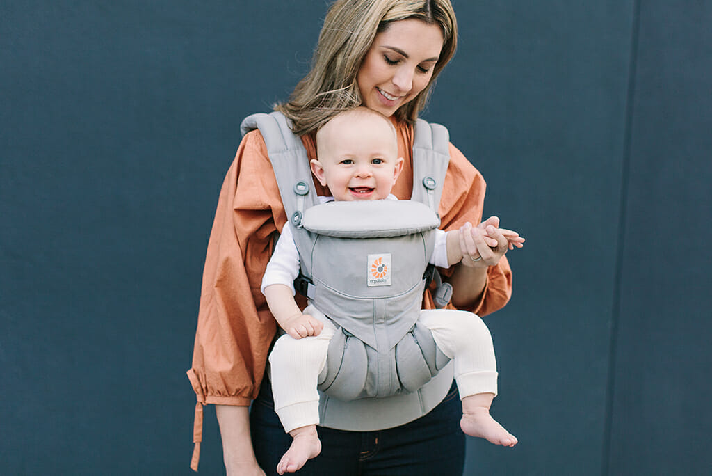 baby carrier facing out