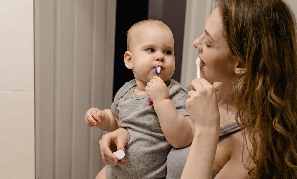 baby teeth brushing guide